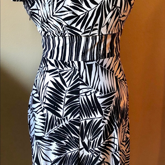 Evan Picone V-Neck Dress Sz 12 Black & White euc - Picture 4 of 5